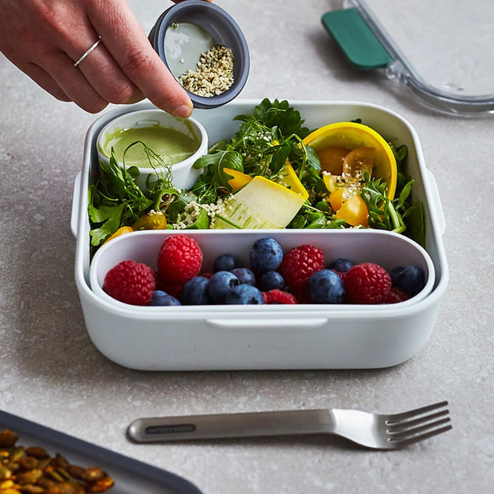 Black+Blum Lunch Box Original 1L Olive 3 Black+Blum Lunch Box Original 1L Olive - Image 3