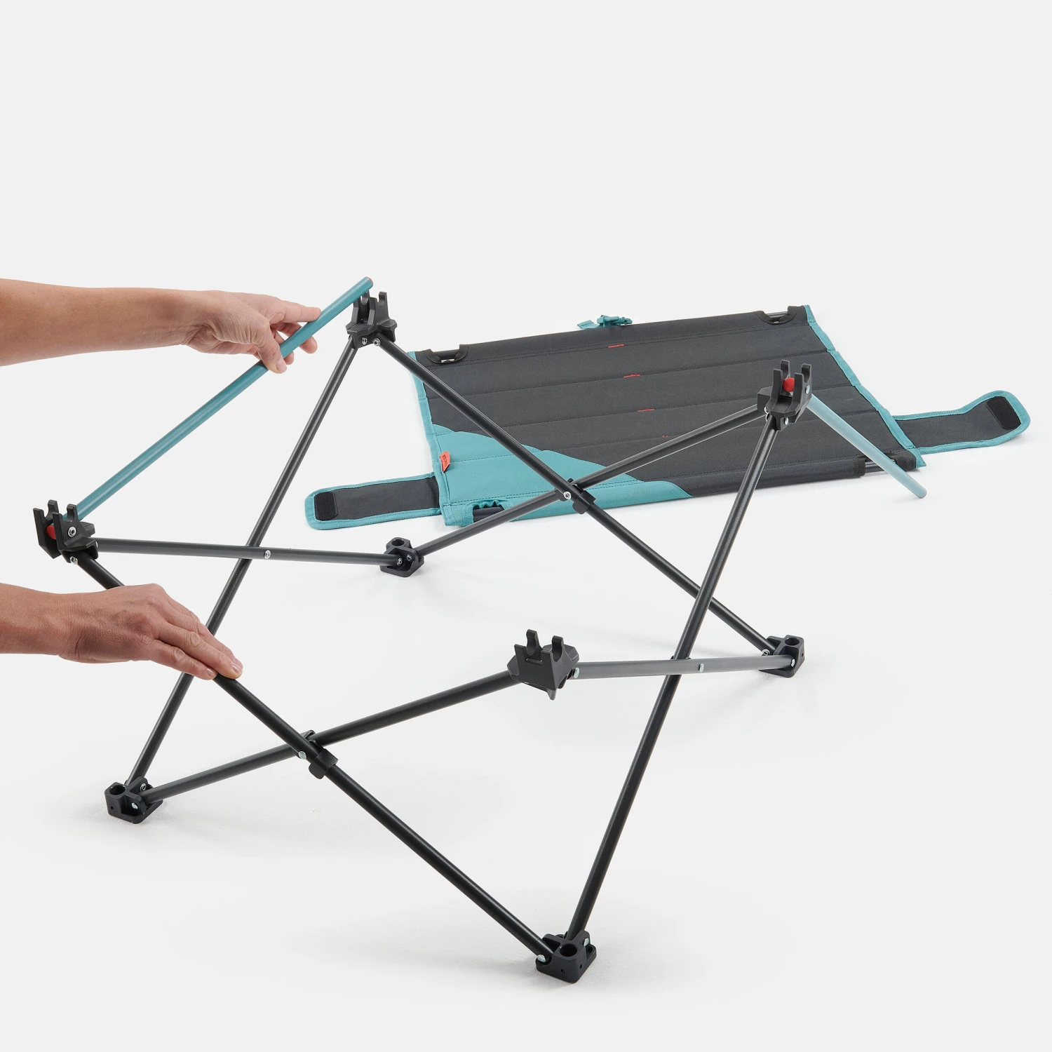 Quechua LOW FOLDING CAMPING TABLE MH100 Grey 13 Quechua LOW FOLDING CAMPING TABLE MH100 Grey - Image 13
